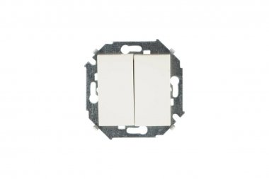 Фотография товара 'Simon 1591397-031 Двухклавишный переключатель (проходной), 16AX 250В'