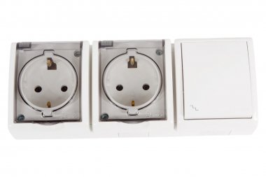 Фотография товара 'Simon 1594526-030 Блок IP54. Розетка двойная с крышкой Schuko 2x2Р+Е 16A + Переключатель 10AX 250В'