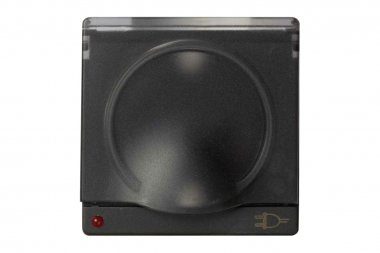 Фотография товара 'Simon 82099-38 Накладка с крышкой, шторками и индикатором для розетки Schuko 2Р+Е, графит, S82'