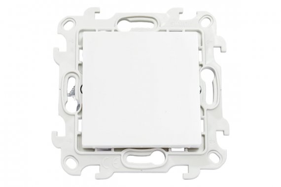 Фотография товара 'Simon 2400800-030 Заглушка, белый, S24'